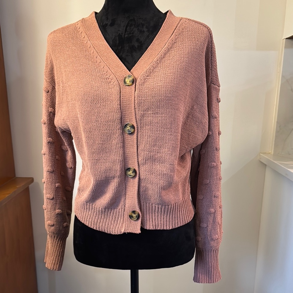 Moon & Madison Mauve Button Up Sweater L